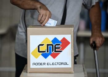 Ecuador: Presentarán acción legal contra prohibición de fotos al voto