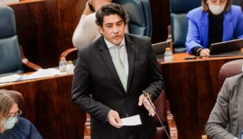 Un concejal de Almeida impide la participación de una asociación en el Pleno de Hortaleza y miente para justificar su decisión