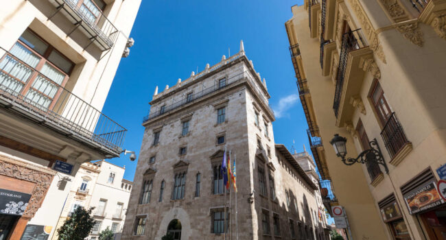 Compromís presenta 63 enmiendas contra la “supuesta” simplificación del Consell del PP que esconde en realidad recortes en derechos y controles