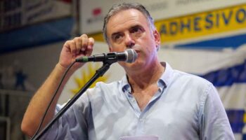 Presidente de Uruguay inicia gira internacional