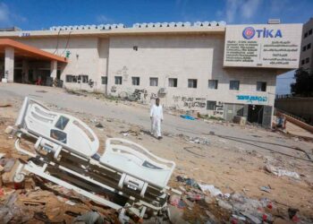 Palestinos condenan demolición de un hospital gazatí