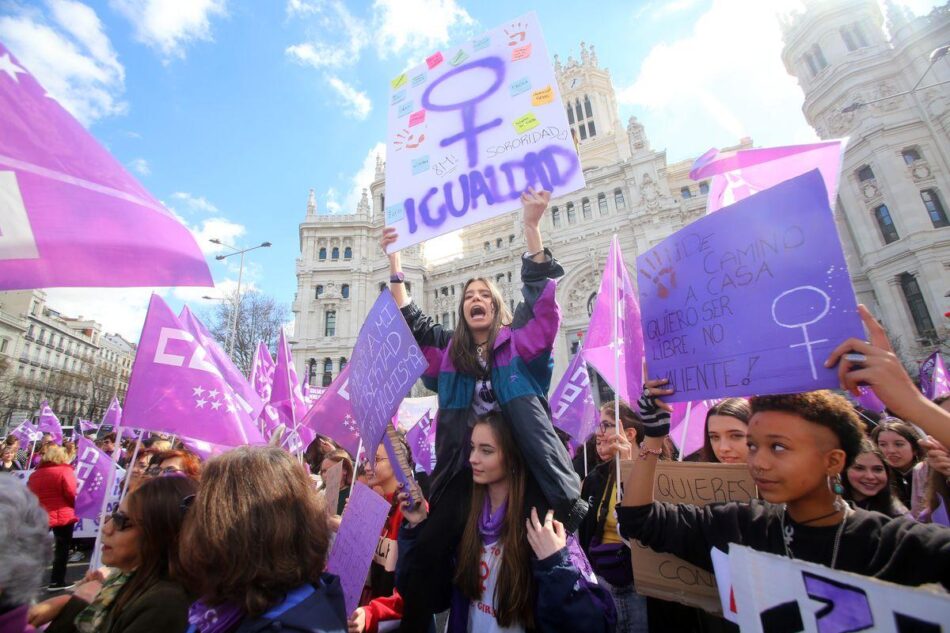 Las mujeres madrileñas, atrapadas en el empleo parcial: su tasa triplica la de los hombres