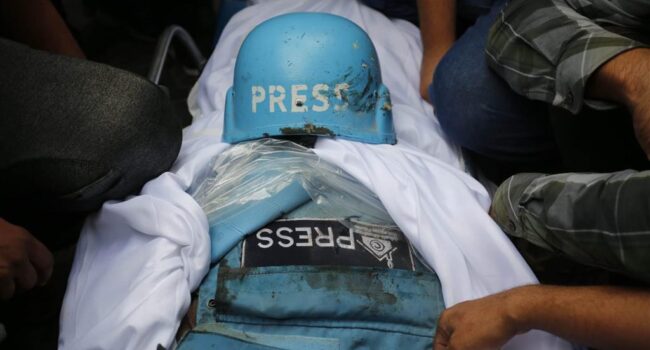 Fuerzas de ocupación israelíes asesinan al fotoperiodista Ahmad Wishah tras bombardeo en Gaza