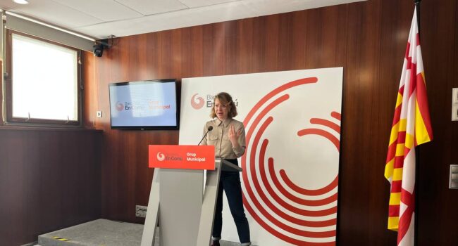 Sanz: “Collboni ha de triar entre aeroport o Rodalies, és a dir, entre turistes o veïnes”