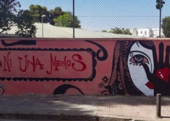 Vecinas del Polígono Sur de Sevilla reclaman la intervención del rector de la Pablo de Olavide en el conflicto laboral de la residencia Flora Tristán