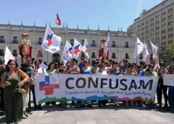 Trabajadores de la salud mantienen movilizaciones en Chile