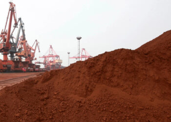 China ataca el talón de Aquiles de EE.UU. en la guerra comercial, ampliando las restricciones a la exportación de siete metales de tierras raras 
