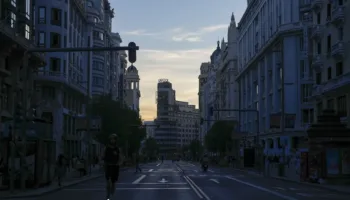 Se reestablece el 99,95% de la demanda eléctrica a las seis de la mañana tras la noche de apagón en España y en zonas de Portugal