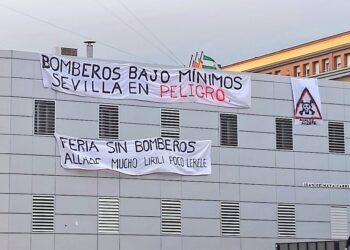 Ismael Sánchez (IU): «La plantilla de bomberos tiene razón: este abandono del servicio pone en peligro a toda Sevilla»