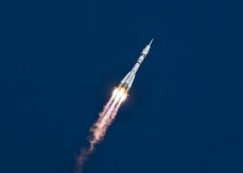 La nave tripulada rusa Soyuz MS-27 llega a la Estación Espacial Internacional