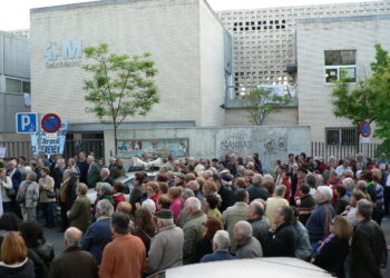 Nueva manifestación para exigir la construcción de un centro de día y un centro de mayores en Aluche