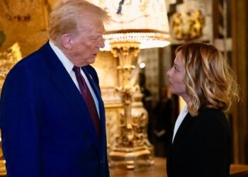 Meloni se reúne con Trump en plena amenaza arancelaria