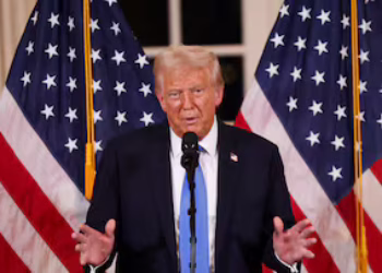 Trump advierte a Zelenski sobre su salida de tratado de tierras raras
