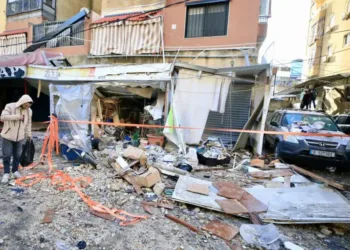 Israel bombardea viviendas en Yater, al sur del Líbano