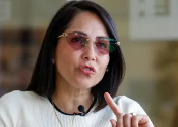 Candidata Luisa González lidera intención del voto de cara al balotaje en Ecuador