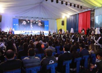 Abren recintos de votación, arranca el balotaje en Ecuador