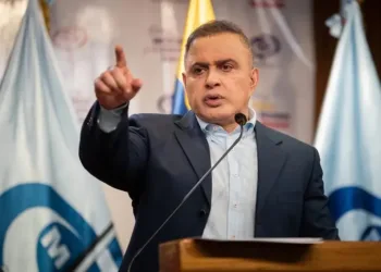 Fiscal venezolano denuncia a Bukele por el delito de trata humana