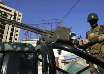 Yemen responde a masacres estadounidenses y bombardea buques norteamericanos