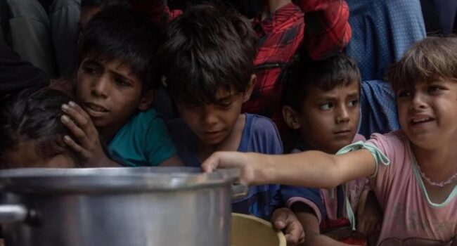 OMS alerta: Dos millones de gazatíes “se mueren de hambre”