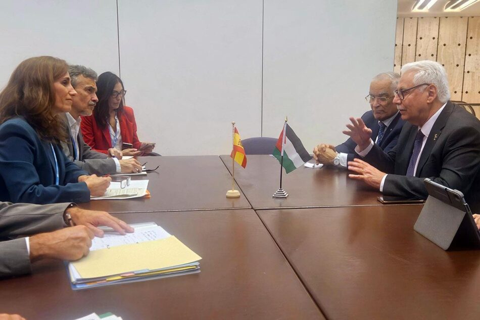 Mónica García se reúne con el ministro de Salud de Palestina para ofrecer ayuda sanitaria para Gaza
