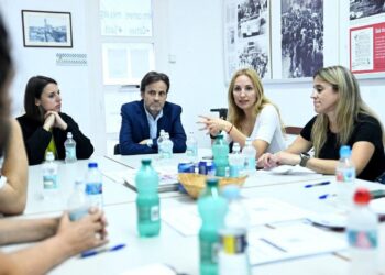 Asens i Montero rebutgen participar en la delegació europea sobre habitatge a Badalona i denuncien una visita al servei de la dreta i l’extrema dreta