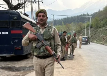 India y Pakistán acuerdan retirar refuerzos de la frontera
