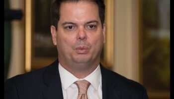 Trump nombra a Bernie Navarro, acusado de corrupción, embajador en Perú