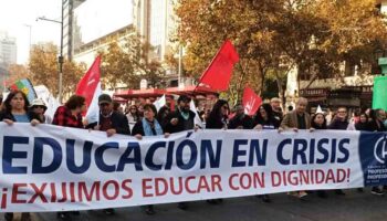 Profesores chilenos convocan paro nacional por mejoras laborales