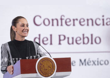 Sheinbaum reivindica una disminución histórica de la pobreza laboral en México