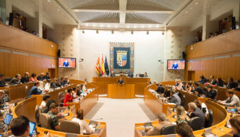 Ante la última tropelía franquista en las Cortes de Aragón