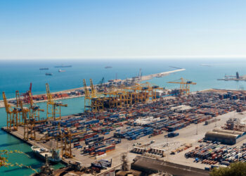 Un Juzgado de Barcelona llama a declarar como investigados a dos capitanes de buques de Maersk implicados en el comercio de armas con Israel