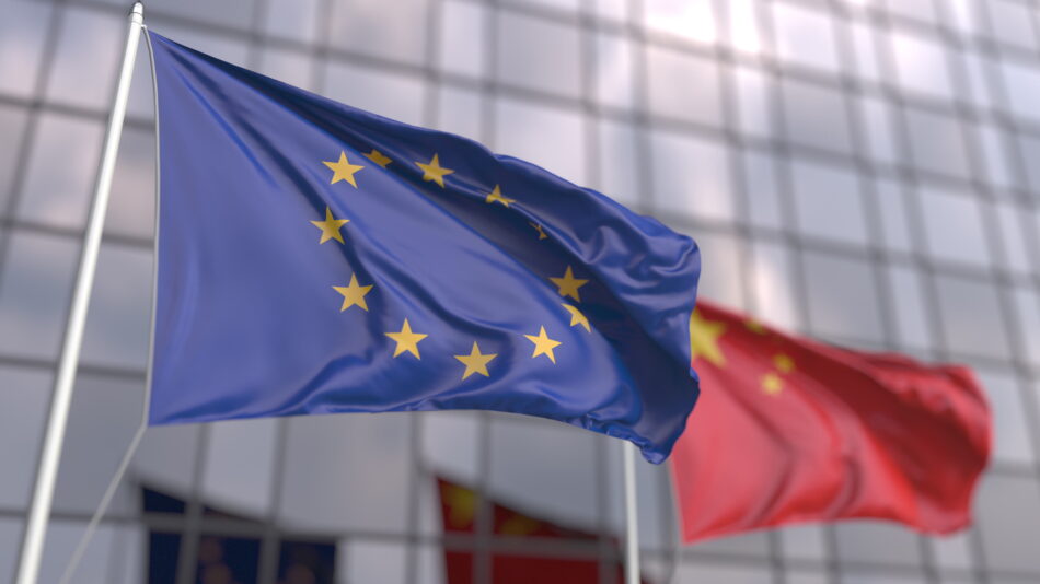 China y Parlamento Europeo deciden levantar restricciones a intercambios, informa cancillería china
