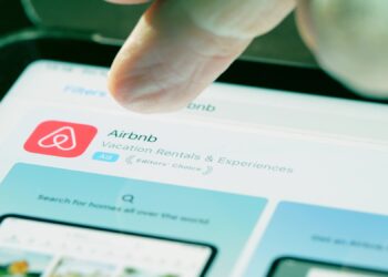 FACUA celebra la actuación del Ministerio de Consumo ante los anuncios ilegales de Airbnb y espera una sanción contundente