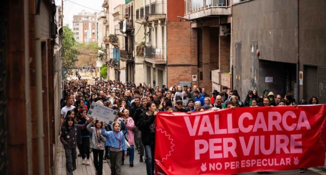 Vallcarca recupera un edificio para reallotjar las veïnes dels assentaments desallotjats