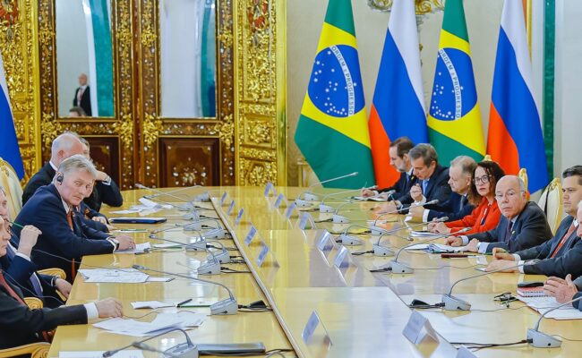 Lula comunica a Putin deseo de reconstruir alianza Brasil-Rusia