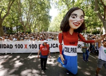 Madrileños se manifestaron en defensa de la sanidad pública y contra la privatización progresiva que impulsa el Gobierno Ayuso