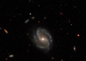 Las galaxias acompañadas forman más estrellas que las solitarias