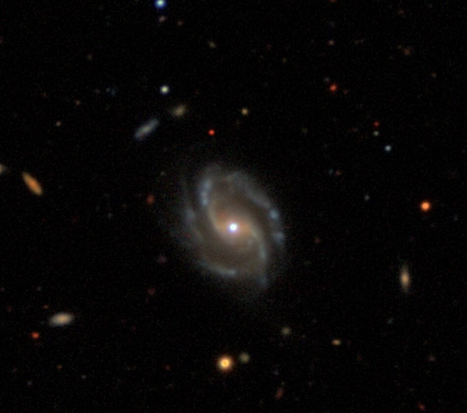 Las galaxias acompañadas forman más estrellas que las solitarias