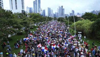 Convocan a gran marcha en Panamá en defensa de la democracia