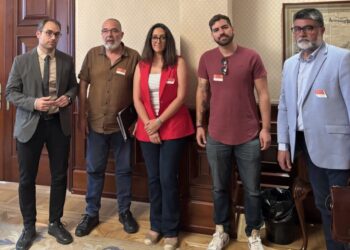 Izquierda Unida Roquetas de Mar celebra la paralización del desalojo de las 53 familias de Aguadulce, pero advierte sobre los criterios de vulnerabilidad