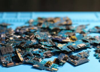 Un nuevo tipo de semiconductor, la ferrita de bismuto, permite almacenar datos incluso en apagones