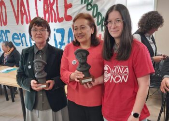 A Plataforma Veciñal Mina Touro celebra o premio Moncho Valcarce 2025