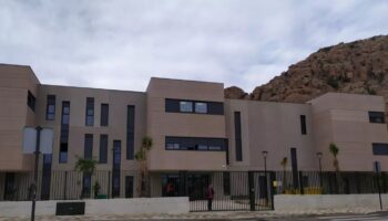 STERM denuncia la suspensión de las clases dos días seguidos en un centro de secundario de Alhama de Murcia por altas temperaturas