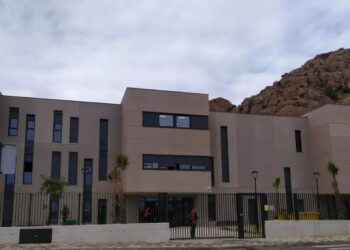 STERM denuncia la suspensión de las clases dos días seguidos en un centro de secundario de Alhama de Murcia por altas temperaturas