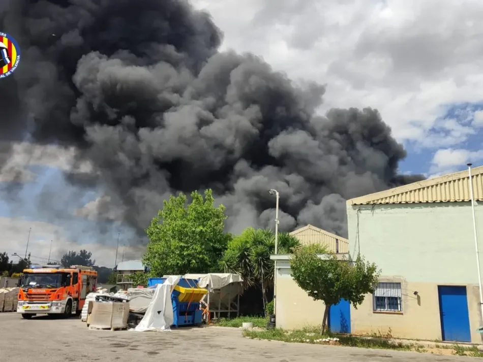 Alianza Verde pide al gobierno una investigación exhaustiva sobre la proliferación de incendios en plantas de reciclaje de residuos