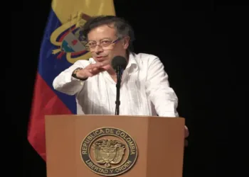 Presidente colombiano instó al pueblo a reaccionar ante rechazo de la reforma laboral