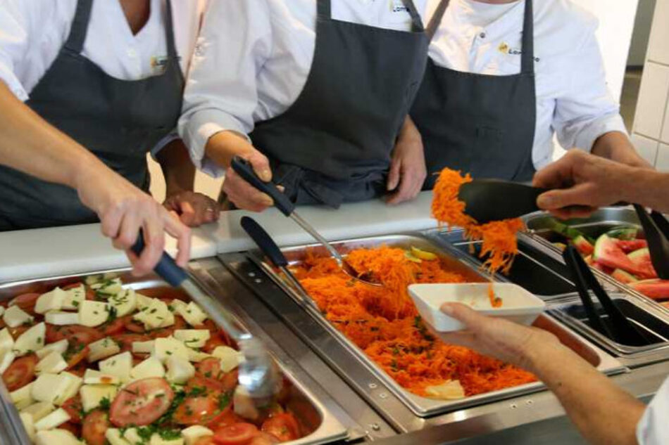 Pablo Bustinduy anuncia un Real decreto para garantizar una alimentación saludable en hospitales y en residencias de mayores