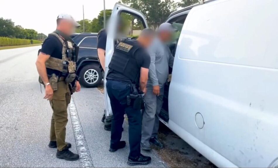 Más de mil arrestos en una redada migratoria en Florida