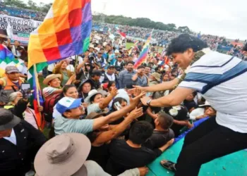 Inhabilitan a Evo Morales para reelegirse como presidente de Bolivia