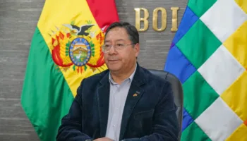 El presidente Luis Arce declina a su candidatura presidencial